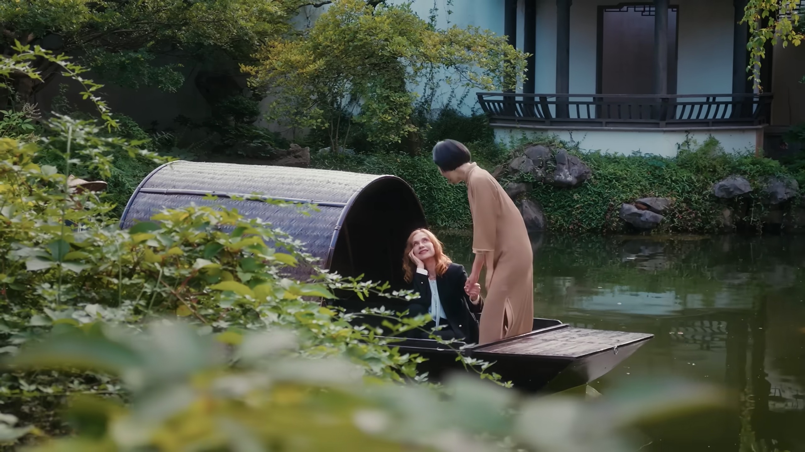 Quand Isabelle Huppert filme avec une Osmo Pocket 4P (court métrage Familiarité)